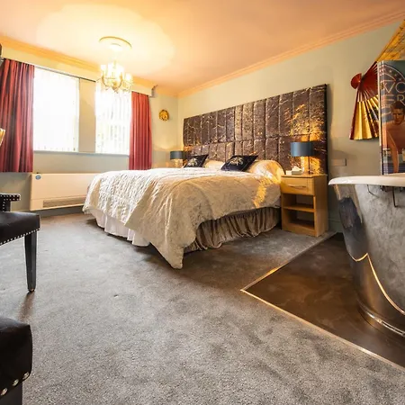 Brockley Hall 4* סולטברן-ביי-דה-סי