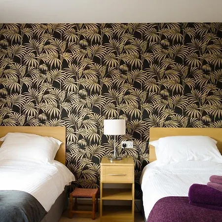 Brockley Hall Hotel 4*