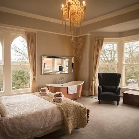 Brockley Hall 4* סולטברן-ביי-דה-סי